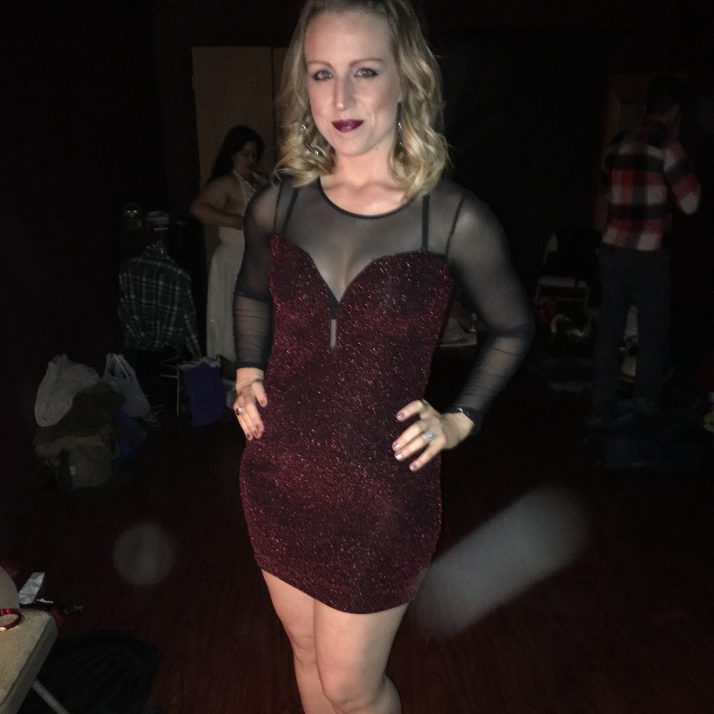 💕❤️Sexy Red Sparkly Long Sleeve Dress